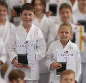 Erfolgreiche Karate Gürtelprüfungen