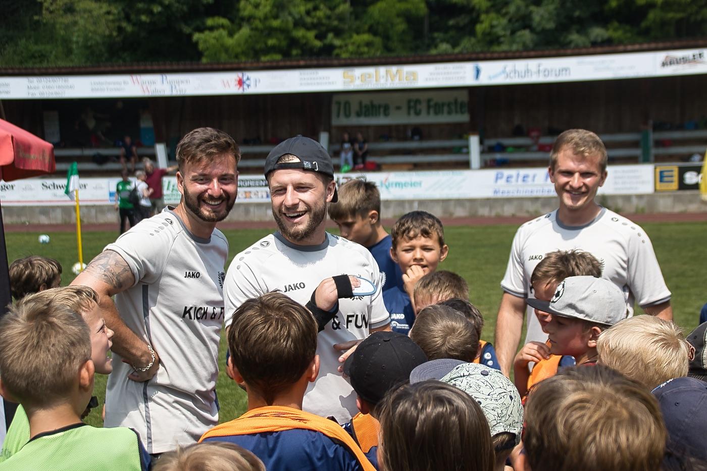 Read more about the article Kick & Fun Fußballcamp
